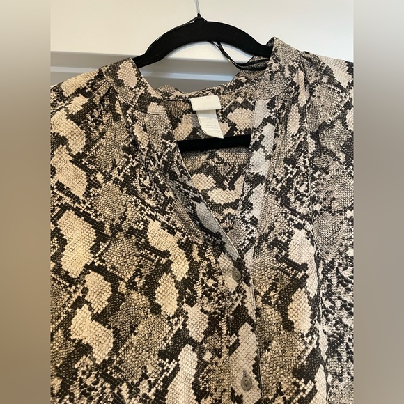 Crocodile print long sleeve button up dress - Picture 3 of 5